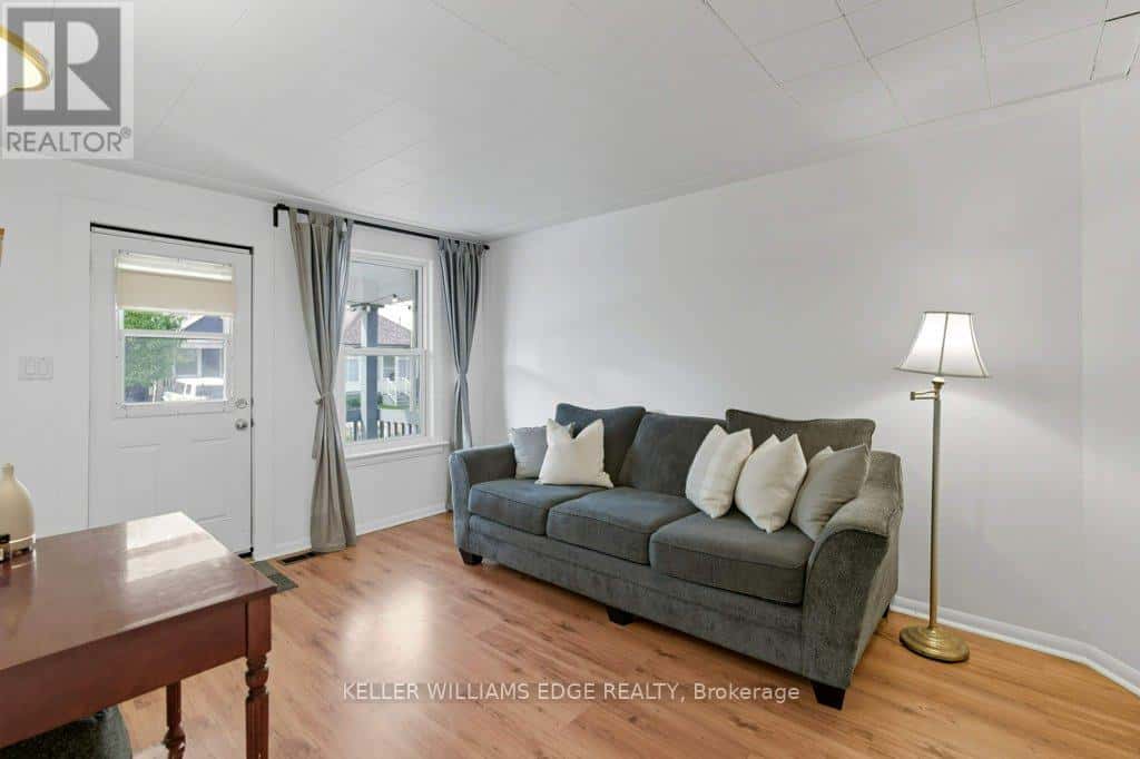 159 HOPE AVENUE — Hamilton (Homeside) - Photo 4 of 33