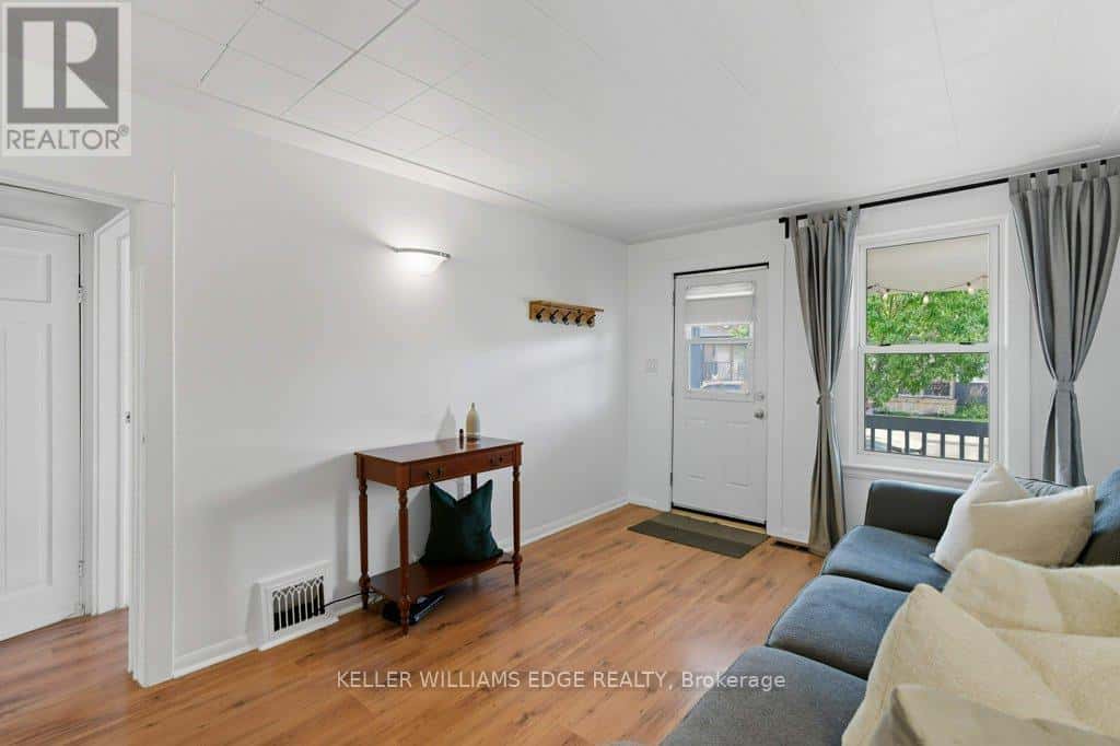 159 HOPE AVENUE — Hamilton (Homeside) - Photo 5 of 33