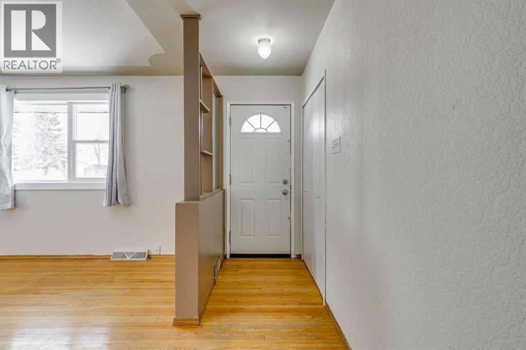 3328 45 Street SW — Calgary - Photo 2 of 41