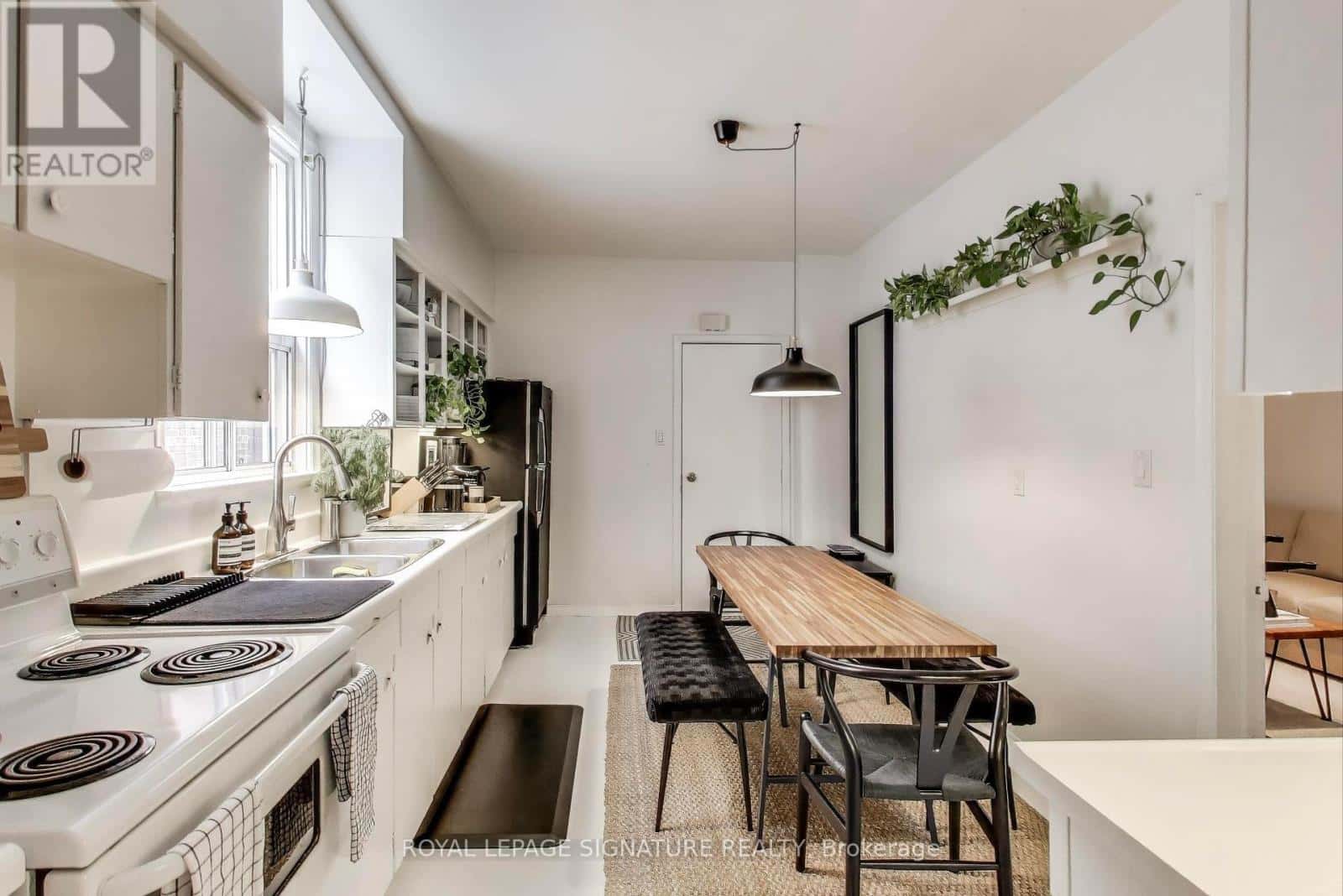 232 PACIFIC AVENUE — Toronto (High Park North) - Photo 5 of 40