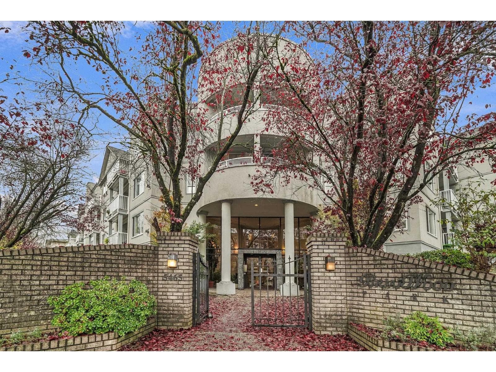 303 5465 201 STREET — Langley - Main photo