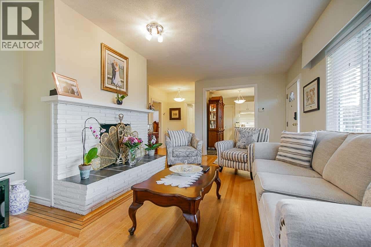 7774 BERKLEY STREET — Burnaby - Photo 5 of 20