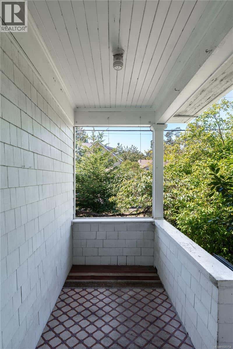 517 Victoria Ave — Oak Bay - Photo 5 of 28