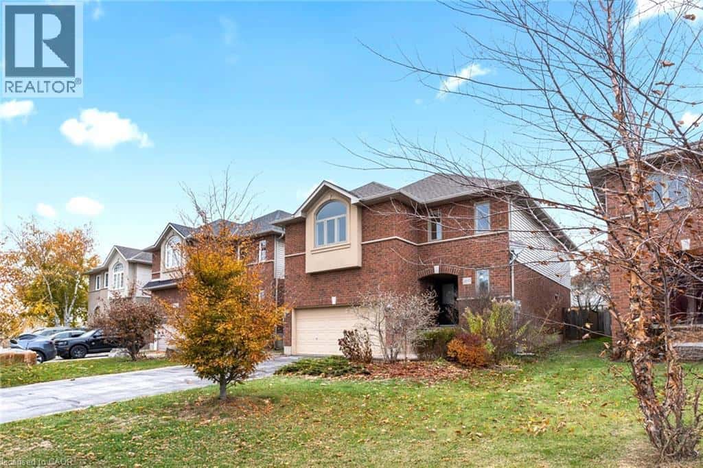 205 BRAITHWAITE Avenue — Ancaster - Photo 2 of 47