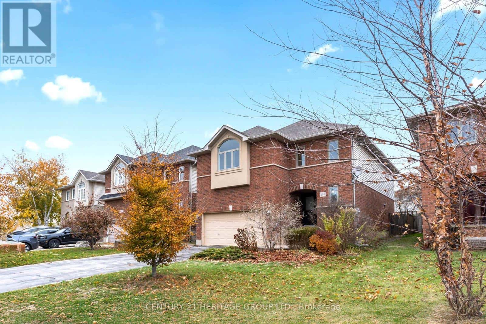 205 BRAITHWAITE AVENUE — Hamilton (Ancaster) - Photo 2 of 47