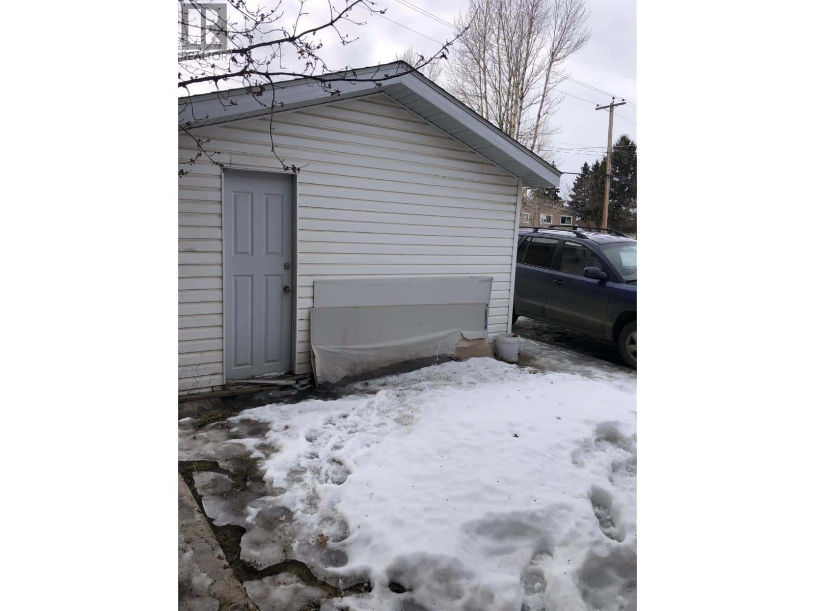 9705 103 AVENUE — Fort St. John, British Columbia - Photo 5 of 13