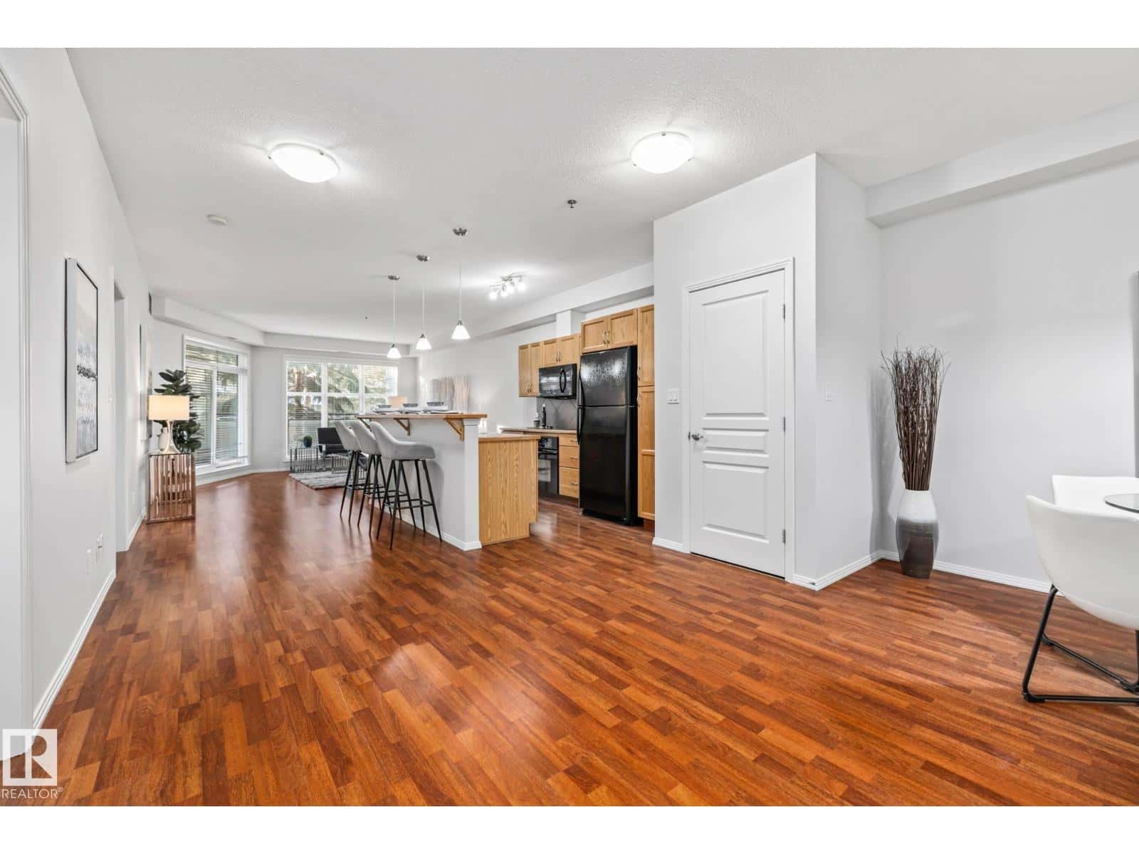 #127 4831 104A ST NW — Edmonton - Photo 5 of 33