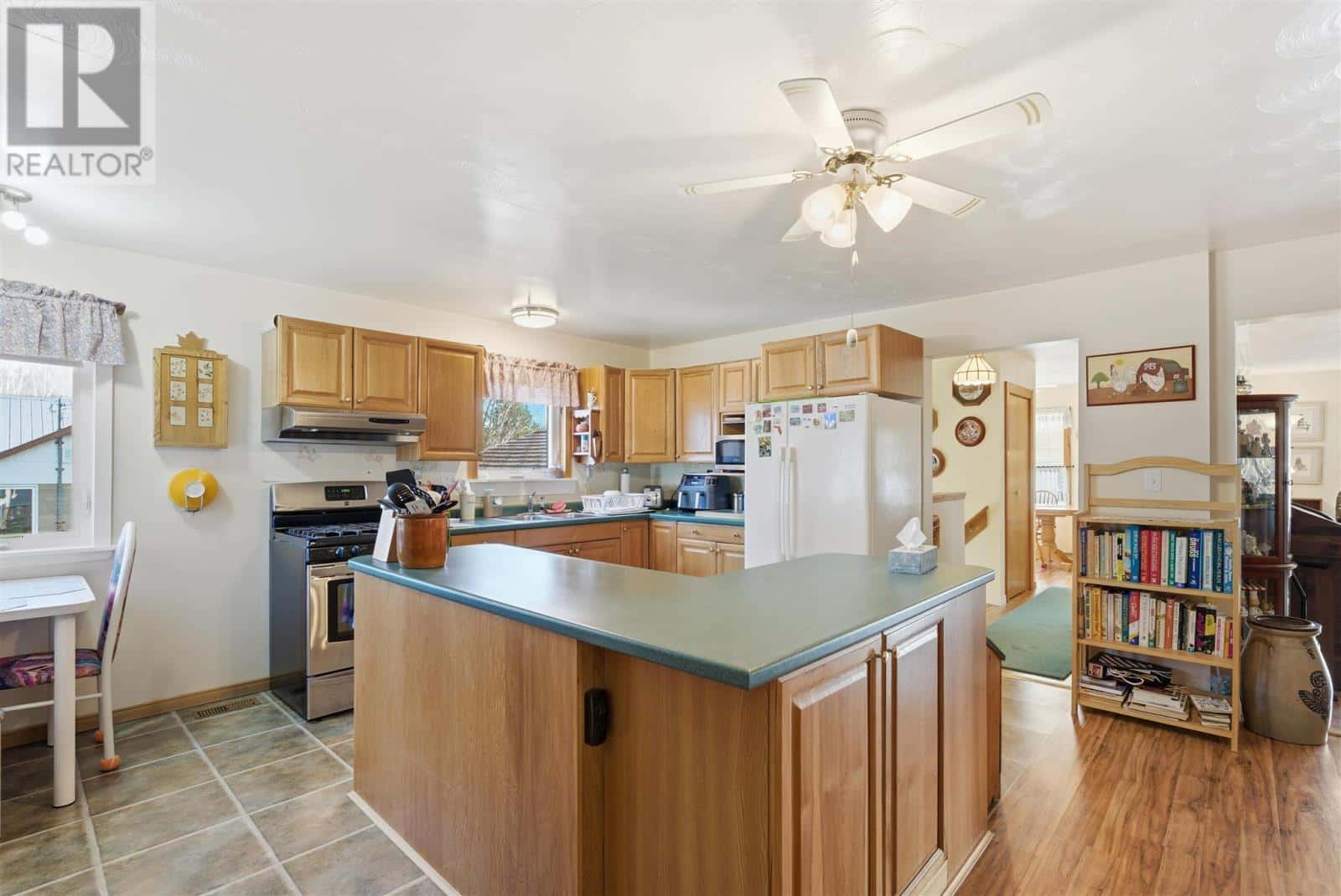 11 John ST — Iron Bridge - Photo 5 of 49