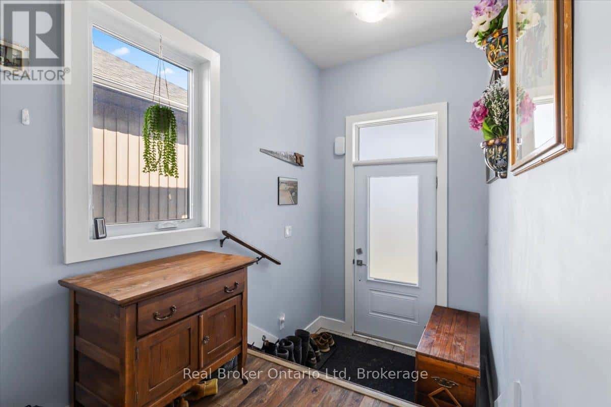 169 MAIN STREET W — Southgate - Photo 5 of 25