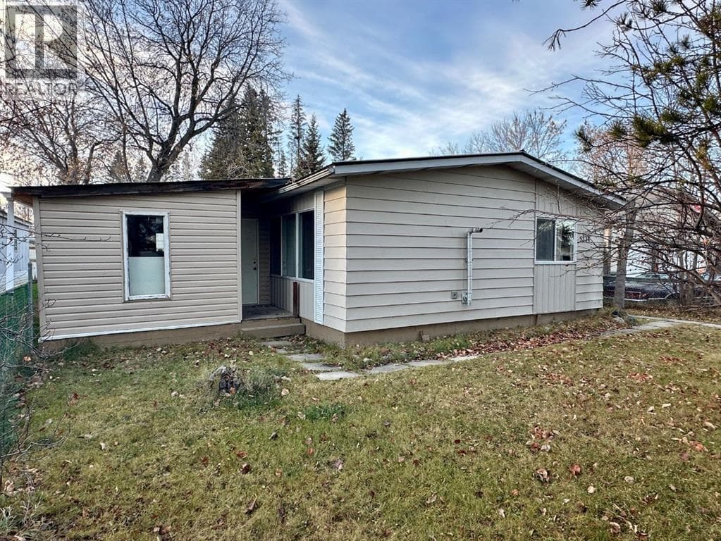 5234 48 Street — Mayerthorpe - Main photo