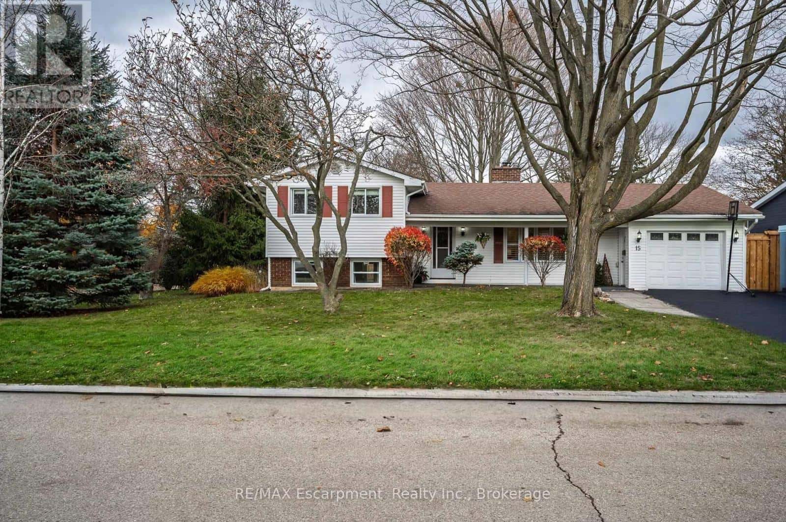 15 HARVEST LANE — Brantford - Photo 2 of 43