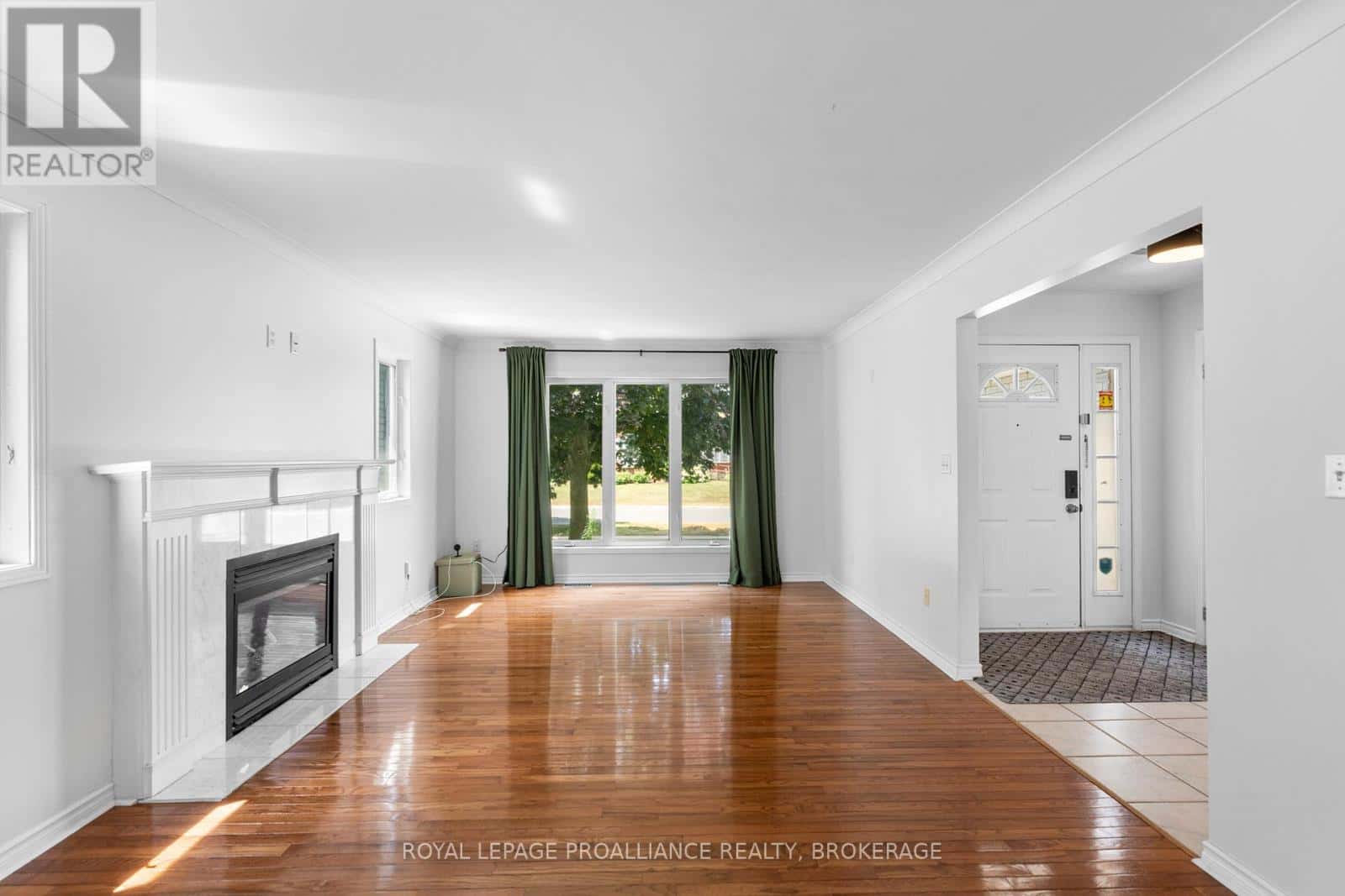 343 SUNRISE CRESCENT — Kingston (East Gardiners Rd) - Photo 5 of 50