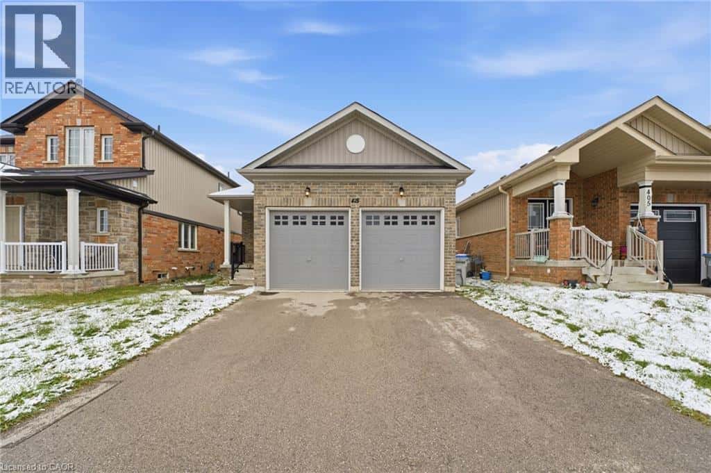 415 KROTZ Street W — Listowel - Photo 2 of 21