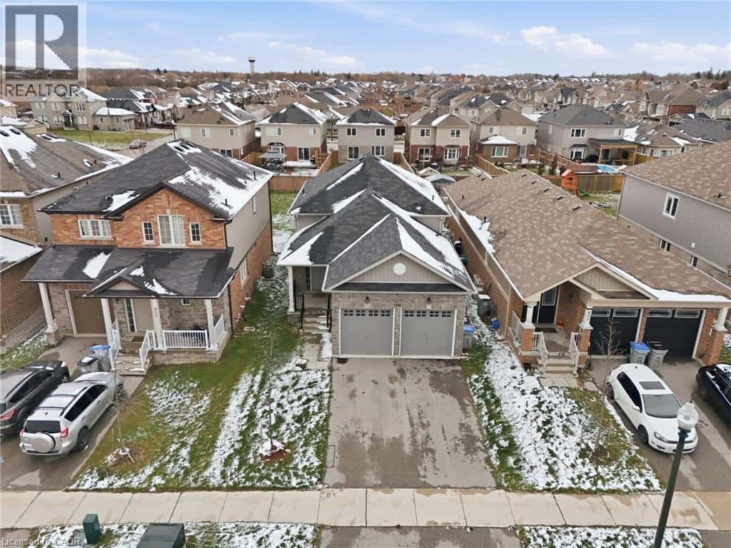 415 KROTZ Street W — Listowel - Photo 3 of 21