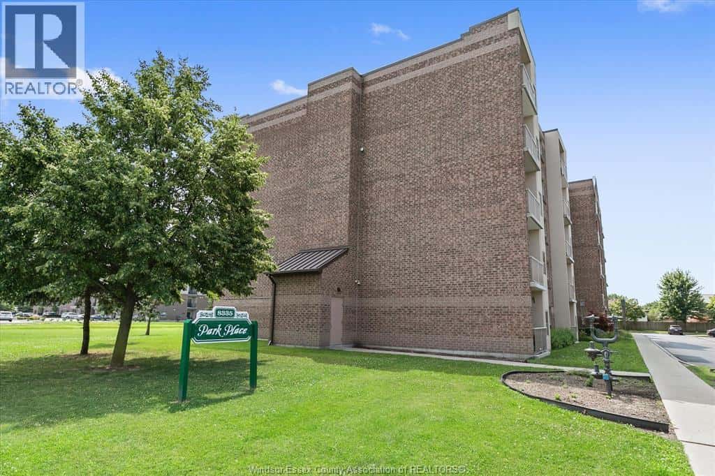 8335 WYANDOTTE STREET East Unit# 203 — Windsor - Photo 2 of 19