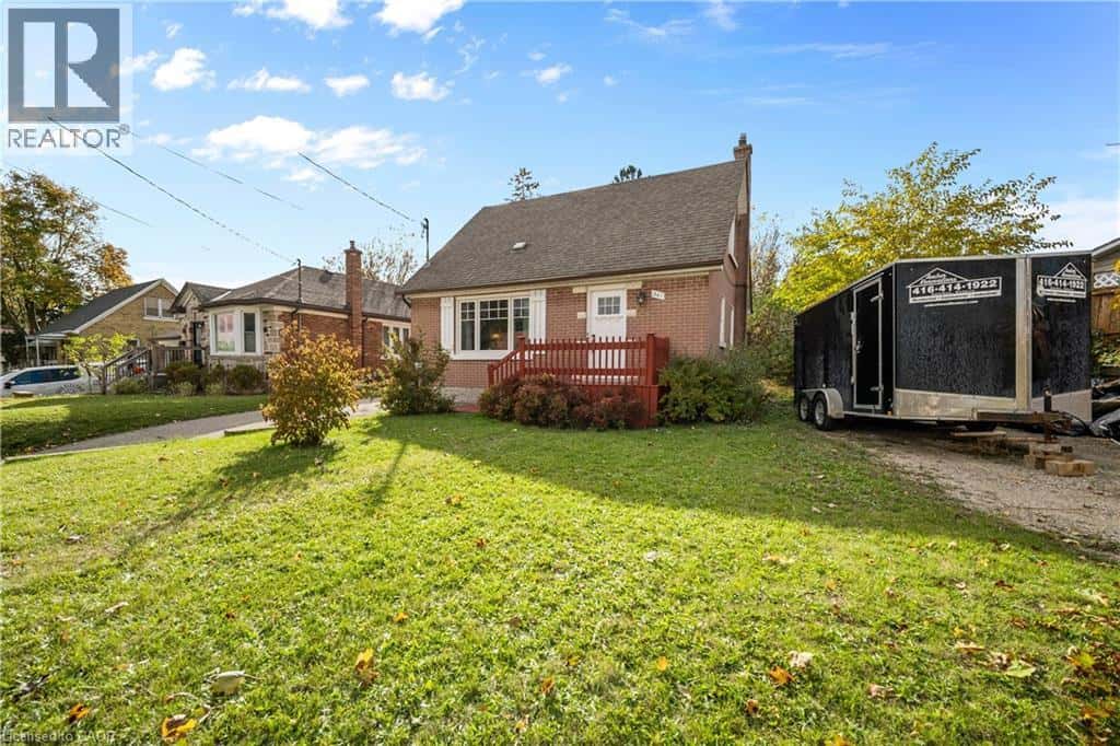 541 COURTLAND Avenue E — Kitchener - Photo 3 of 34