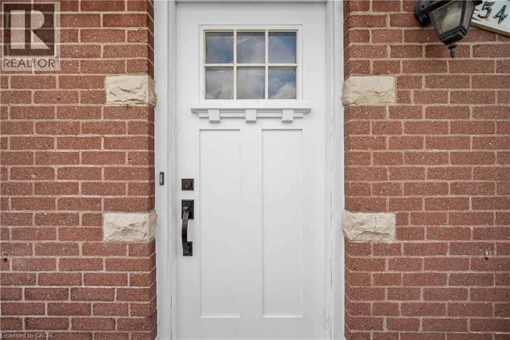 541 COURTLAND Avenue E — Kitchener - Photo 5 of 34