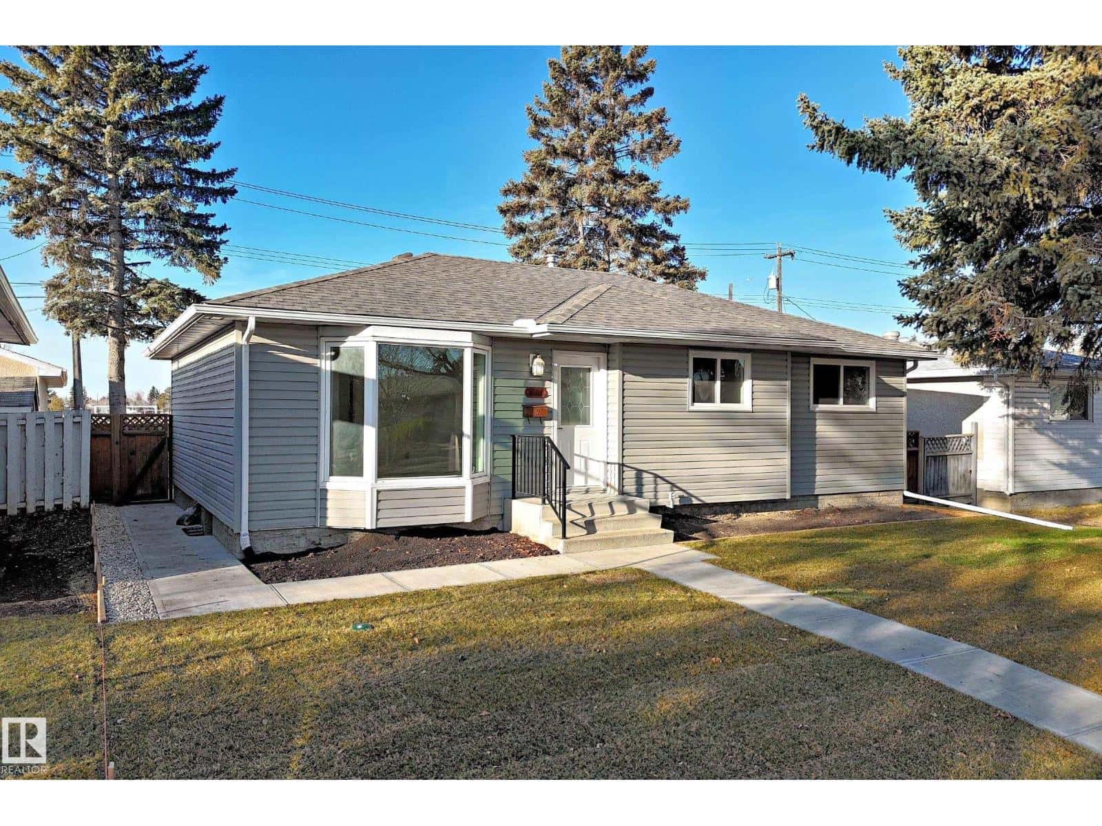 8108 163 ST NW — Edmonton - Photo 2 of 58