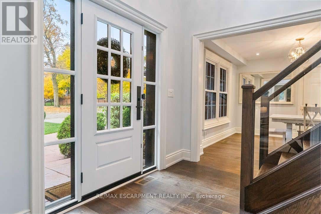 149 FRUITLAND AVENUE — Burlington (Roseland) - Photo 4 of 49