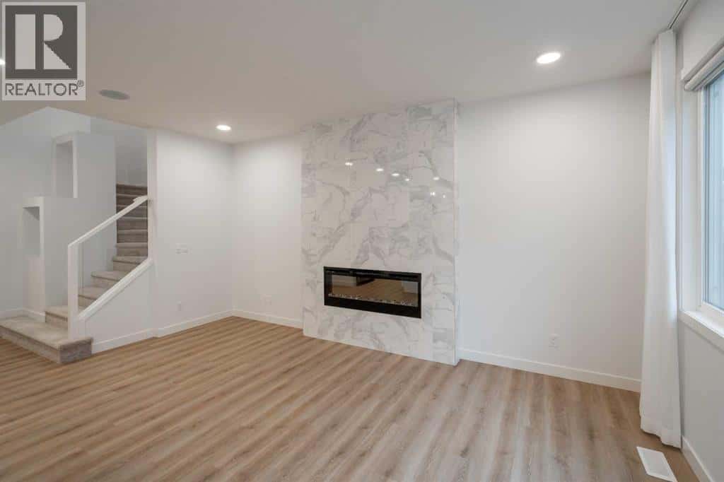 541 Savanna Drive NE — Calgary - Photo 5 of 44