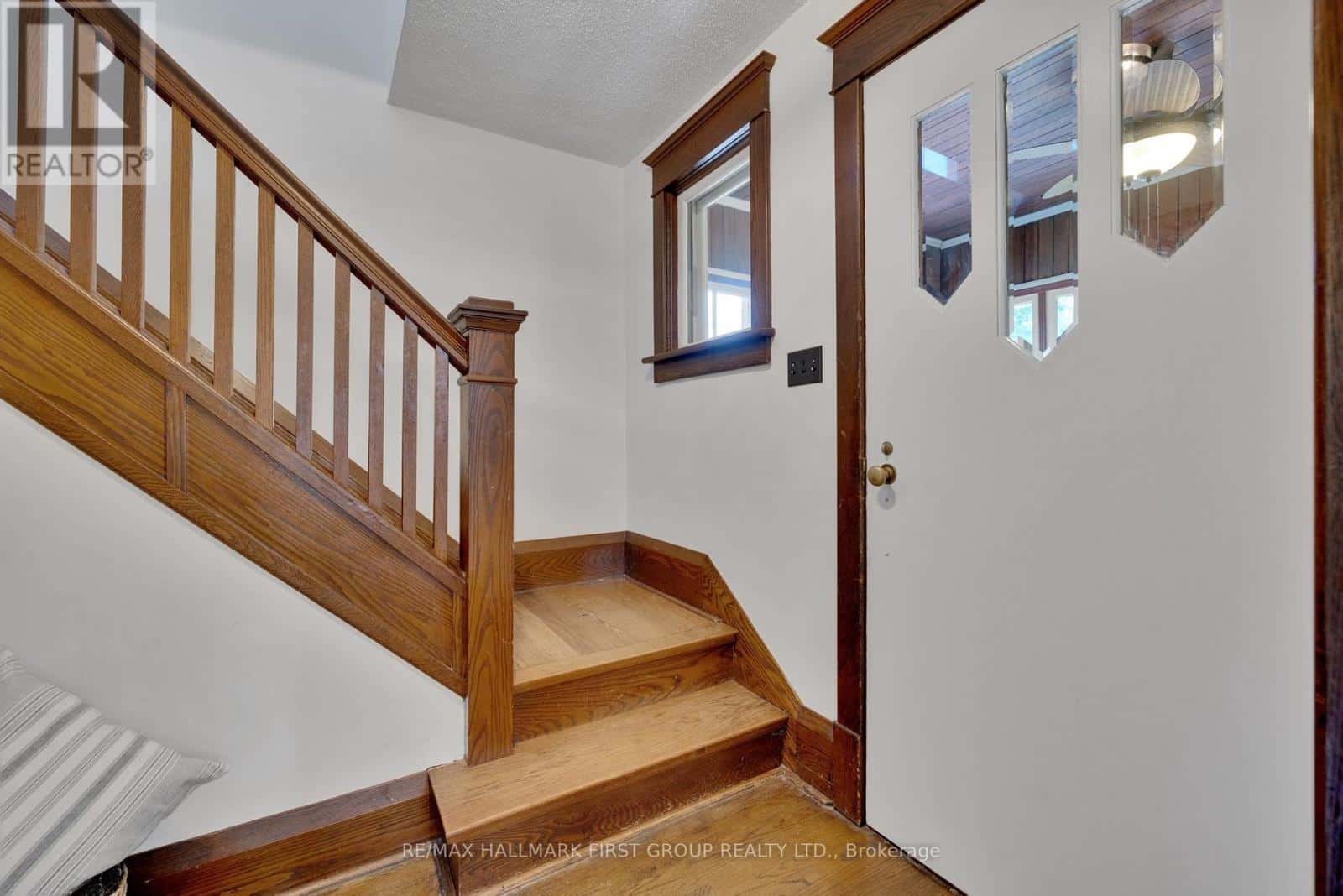 456 MARY STREET N — Oshawa (O'Neill) - Photo 4 of 37