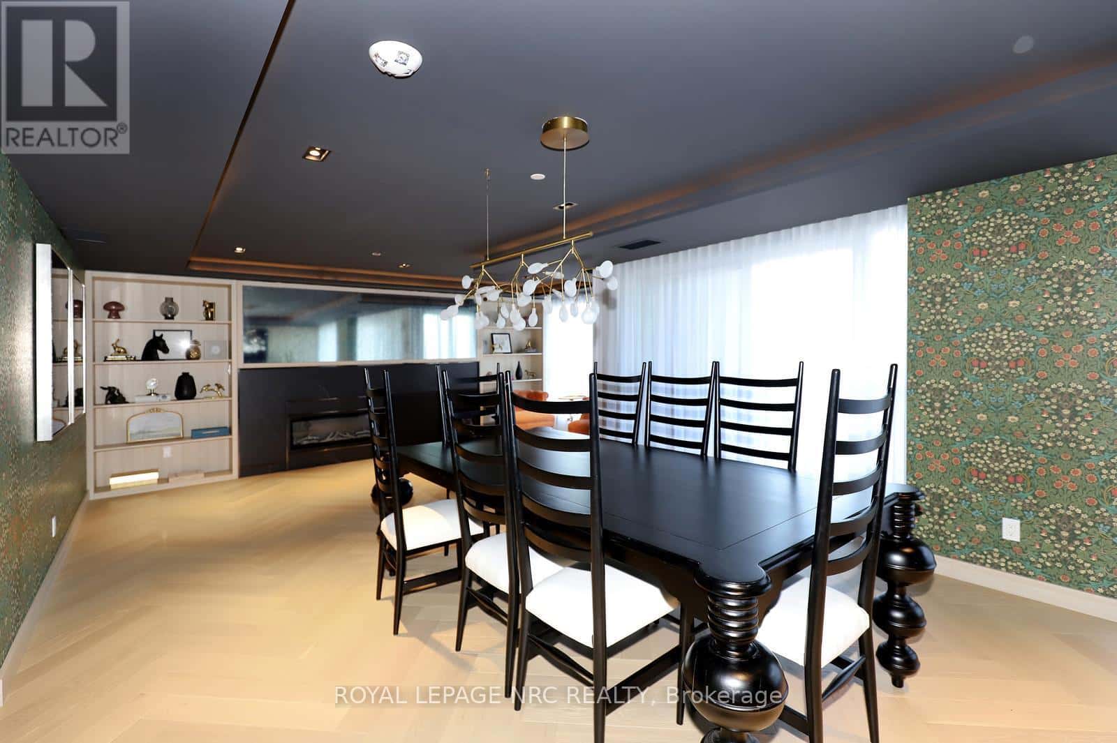 PH02 - 405 DUNDAS STREET W — Oakville (GO Glenorchy) - Photo 3 of 43