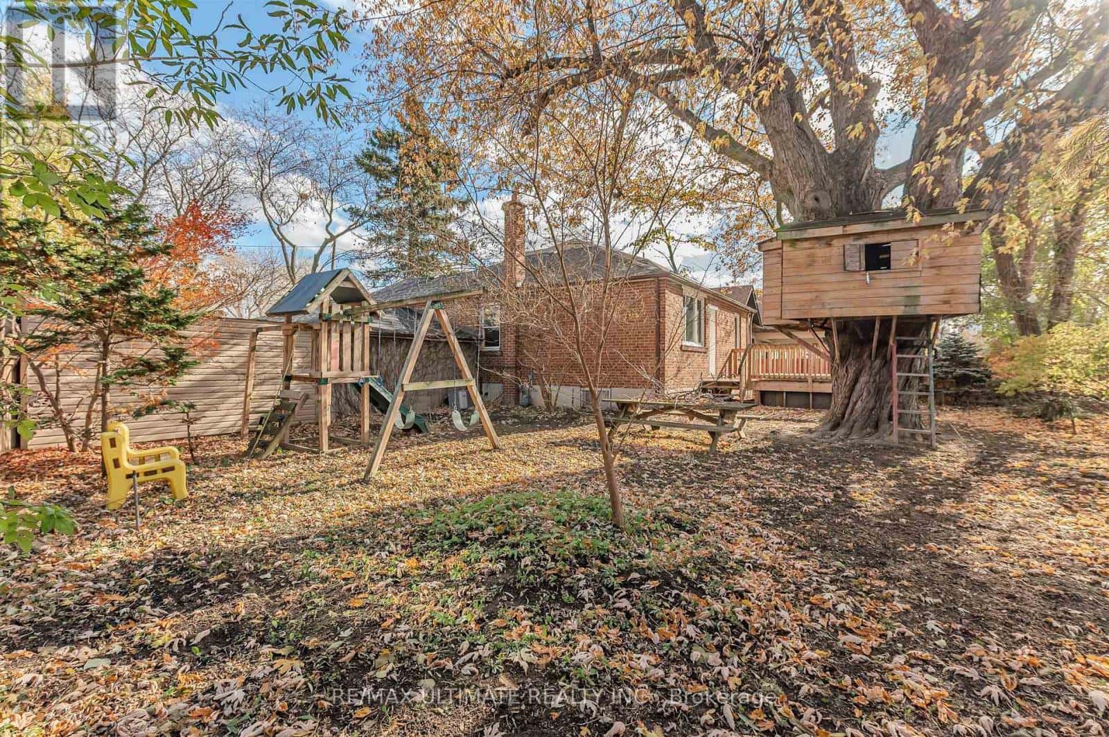 110 DE QUINCY BOULEVARD — Toronto (Clanton Park) - Photo 3 of 40