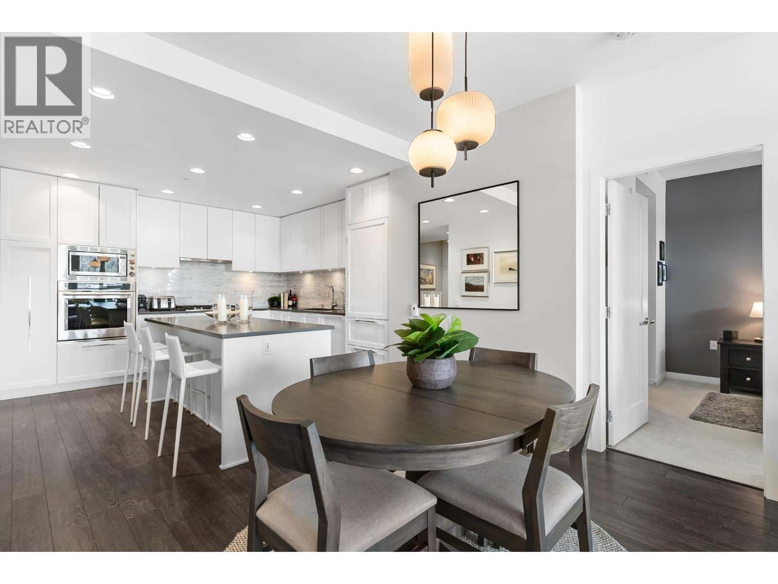 408 3825 CATES LANDING WAY — North Vancouver - Photo 2 of 37