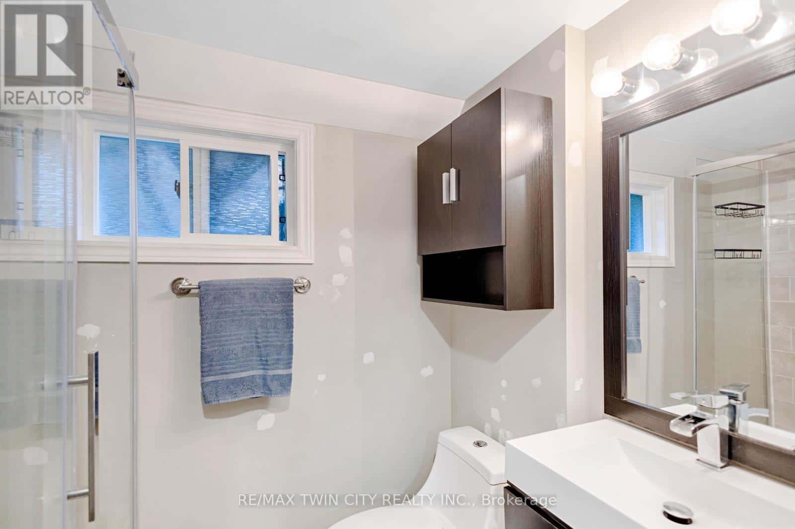 36 VALERIE COURT — Cambridge - Photo 4 of 45