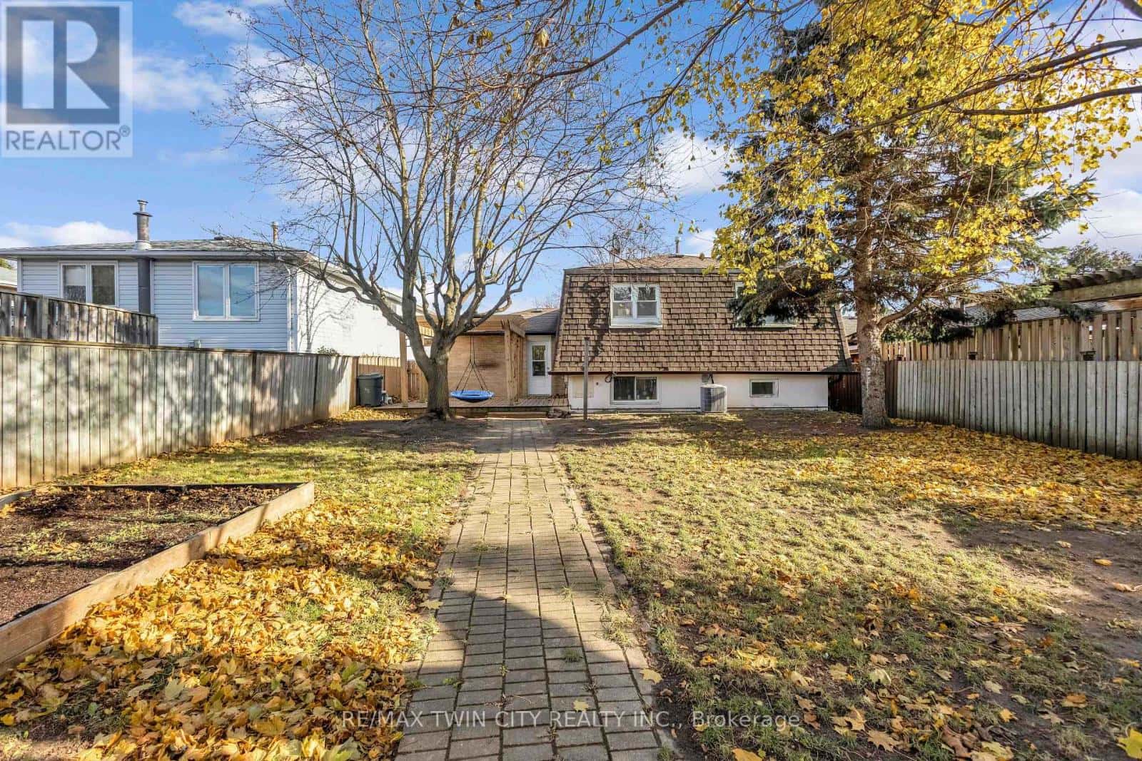 36 VALERIE COURT — Cambridge - Photo 5 of 45