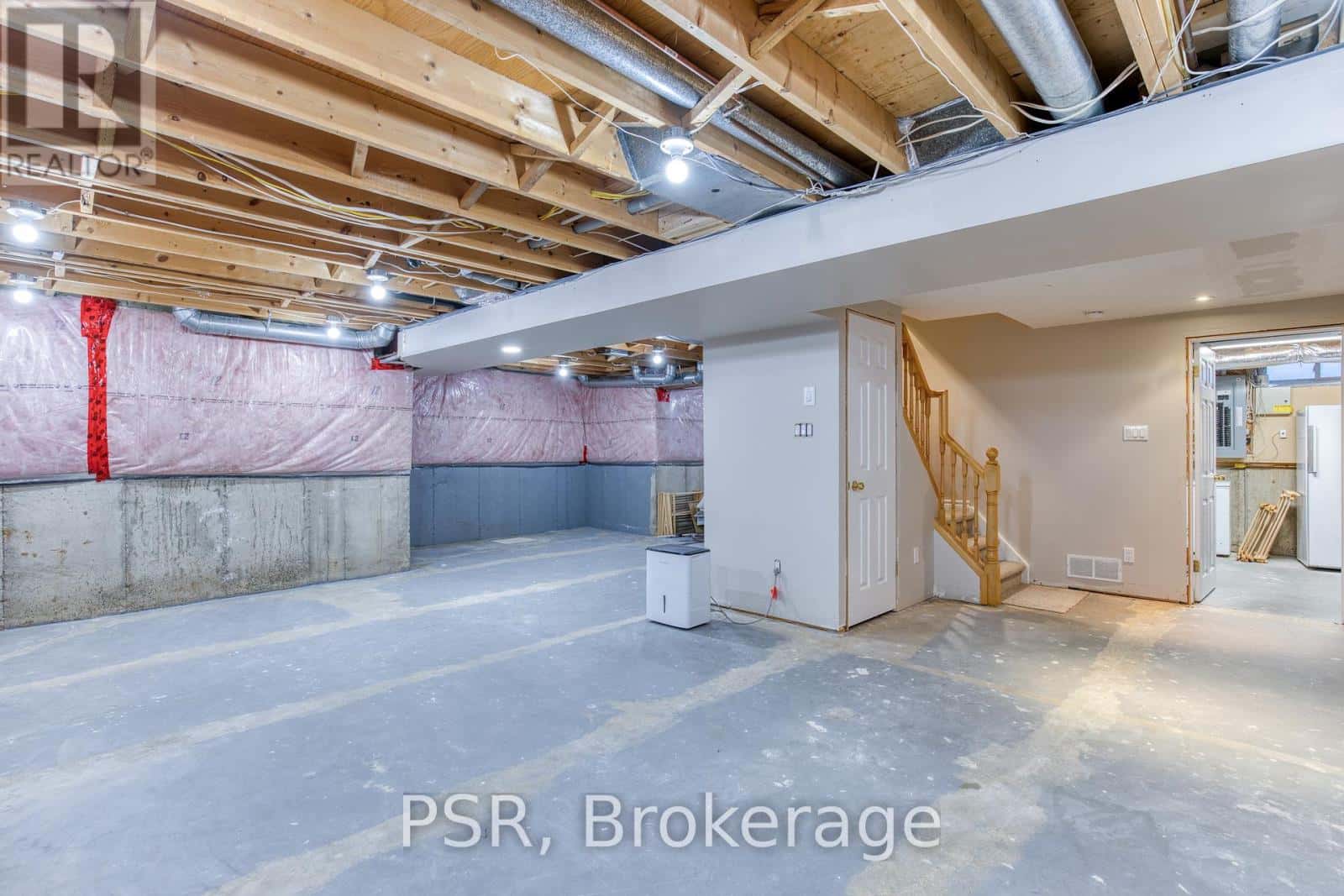 39 HUGHSON STREET — North Dumfries - Photo 3 of 50