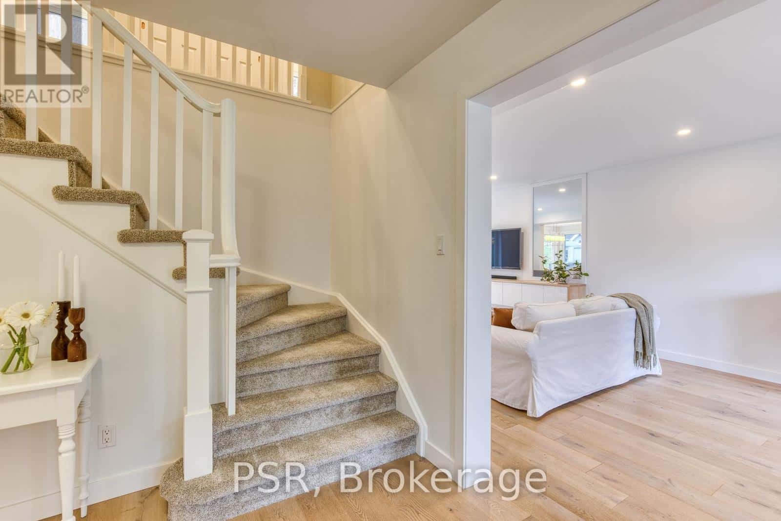 39 HUGHSON STREET — North Dumfries - Photo 4 of 50