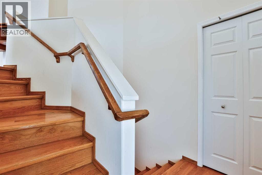 4622 Miners Road — Coalhurst - Main photo