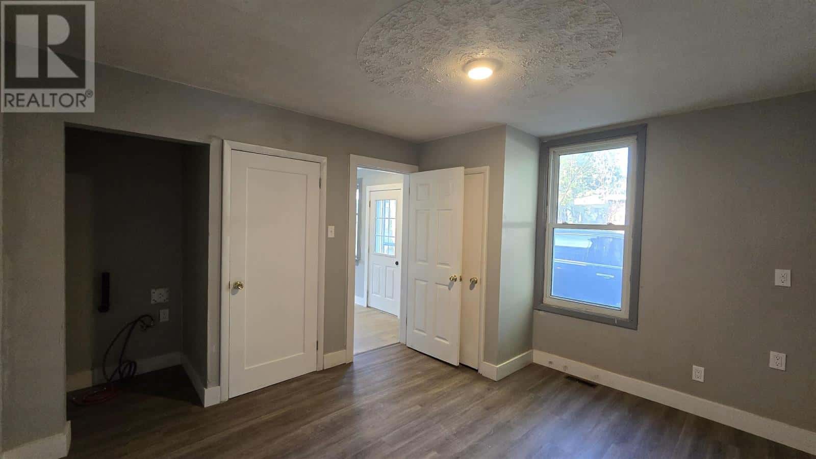 136 Biggings AVE — Sault Ste. Marie - Photo 3 of 32