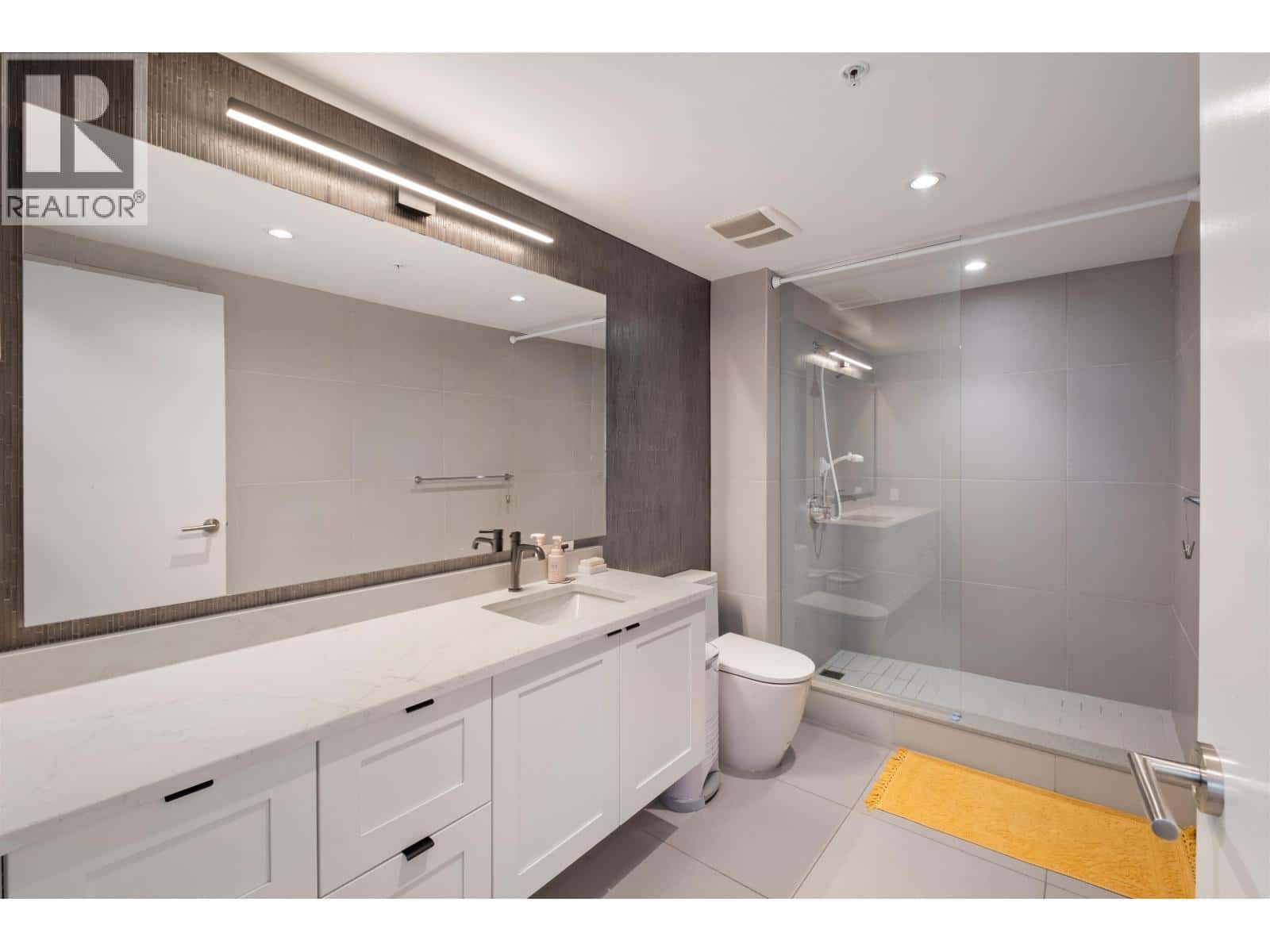 2405 HEATHER STREET — Vancouver - Photo 2 of 37