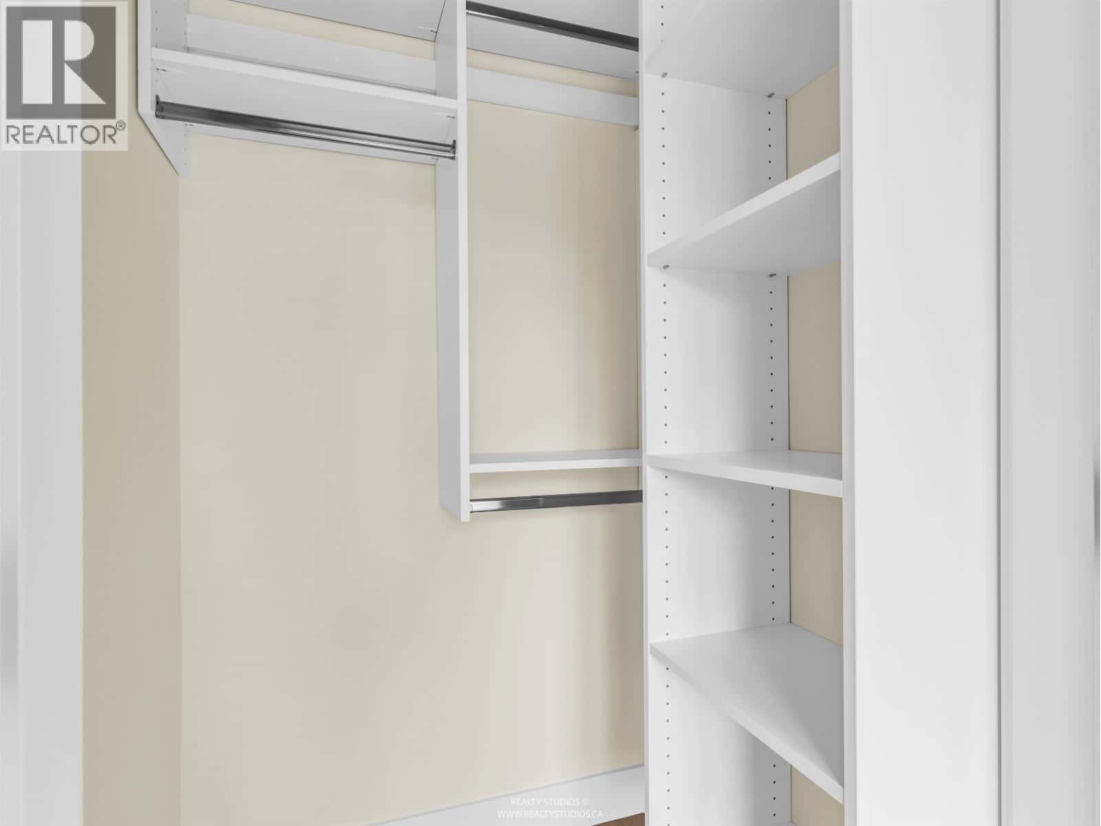 1 5221 CLARENDON STREET — Vancouver - Photo 4 of 40