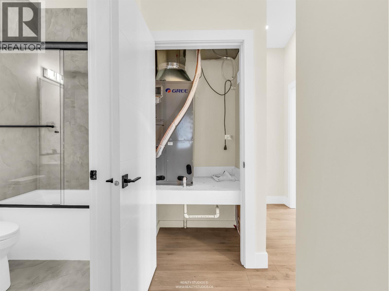 1 5221 CLARENDON STREET — Vancouver - Main photo