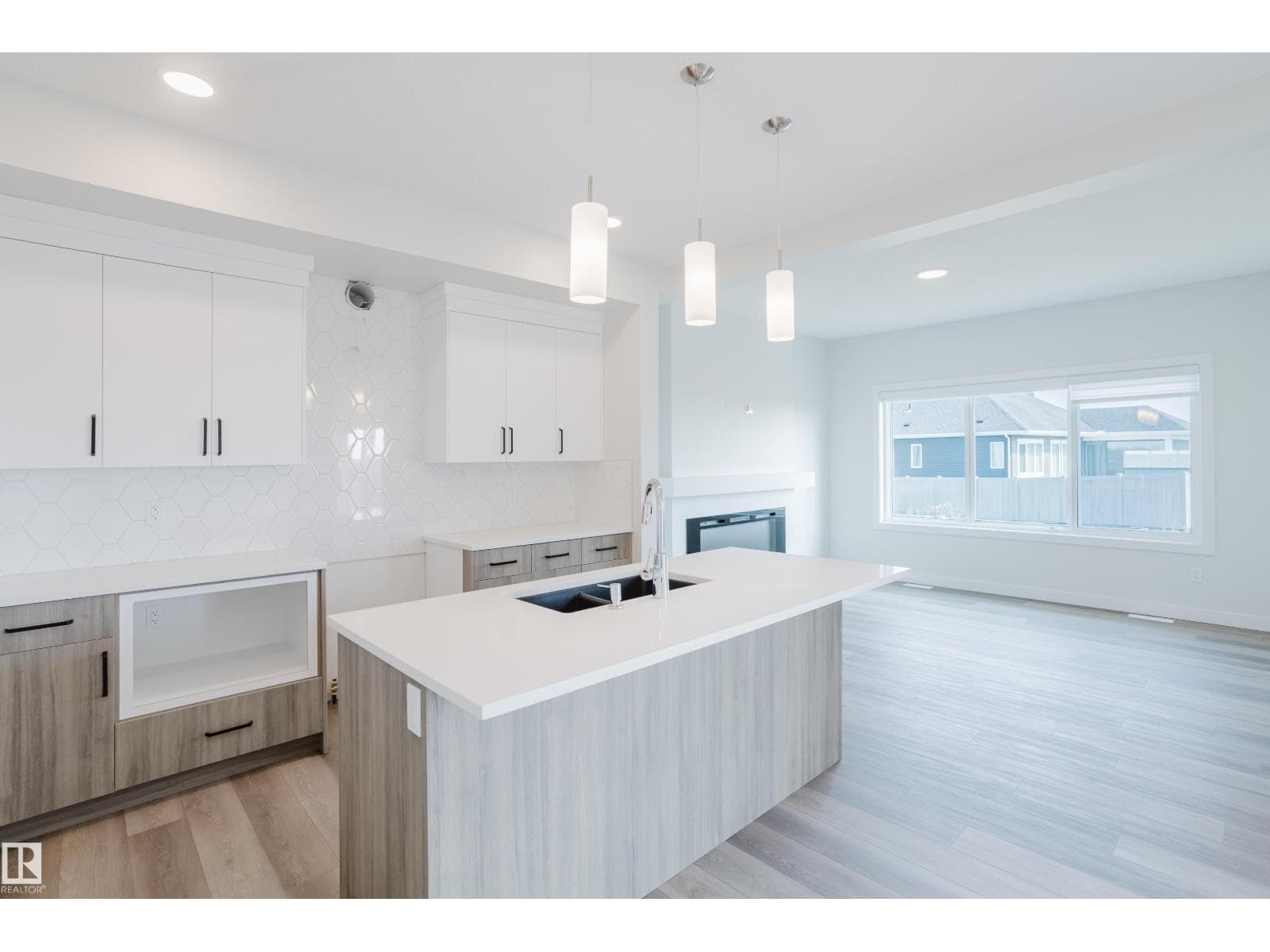 19007 20 AV NW — Edmonton - Main photo