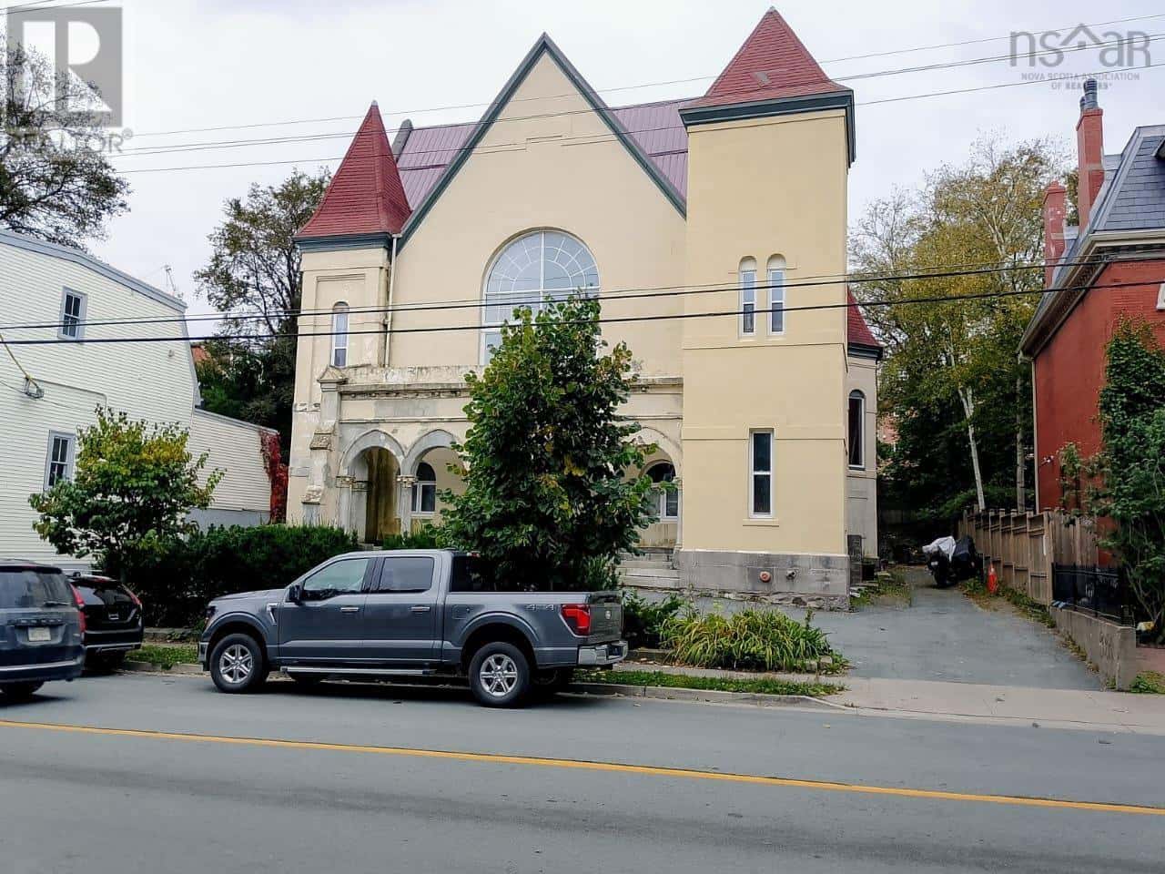 2128 Brunswick Street — Halifax - Photo 2 of 28