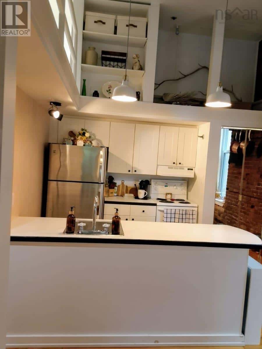 2128 Brunswick Street — Halifax - Photo 3 of 28