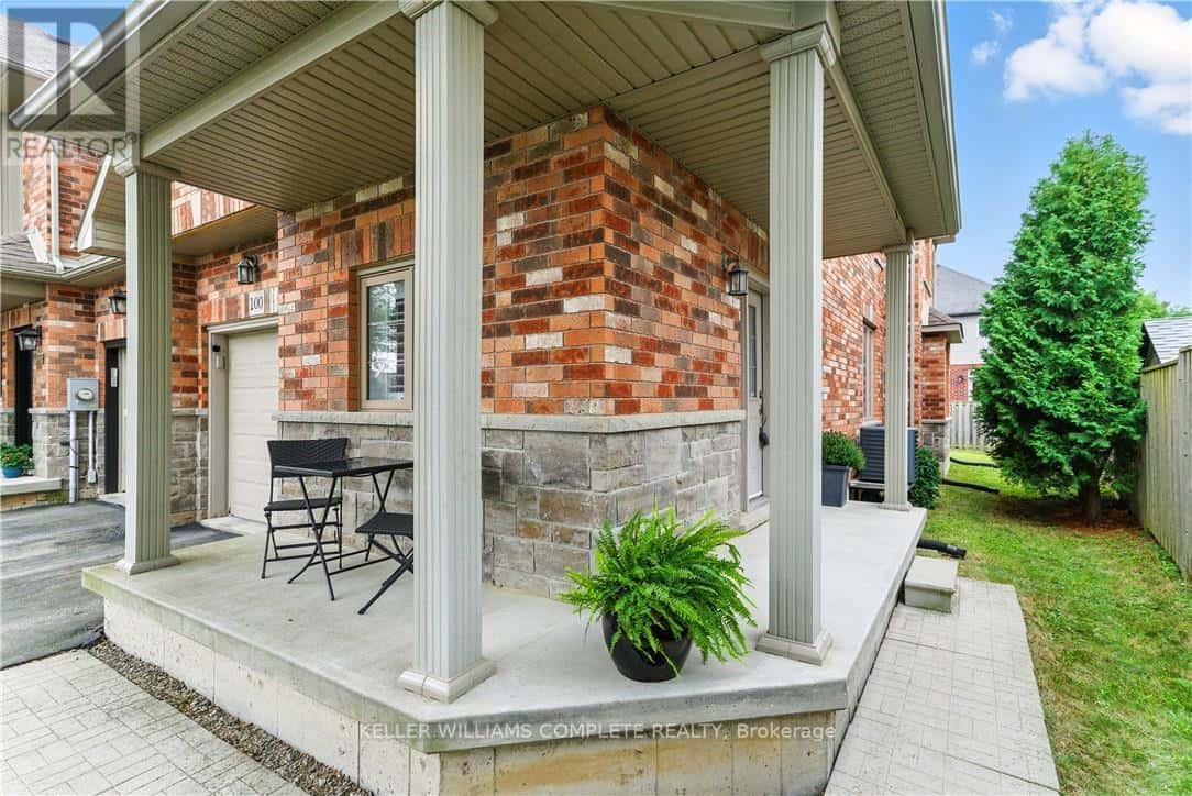 100 FALL FAIR WAY — Hamilton (Binbrook) - Photo 3 of 37