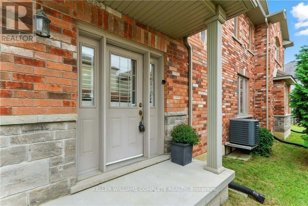 100 FALL FAIR WAY — Hamilton (Binbrook) - Photo 4 of 37