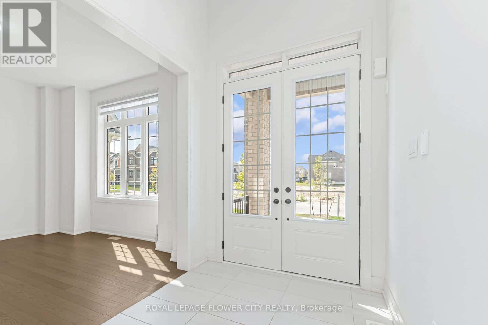 11 WINTERGREEN LANE N — Adjala-Tosorontio (Colgan), Ontario - Photo 4 of 50