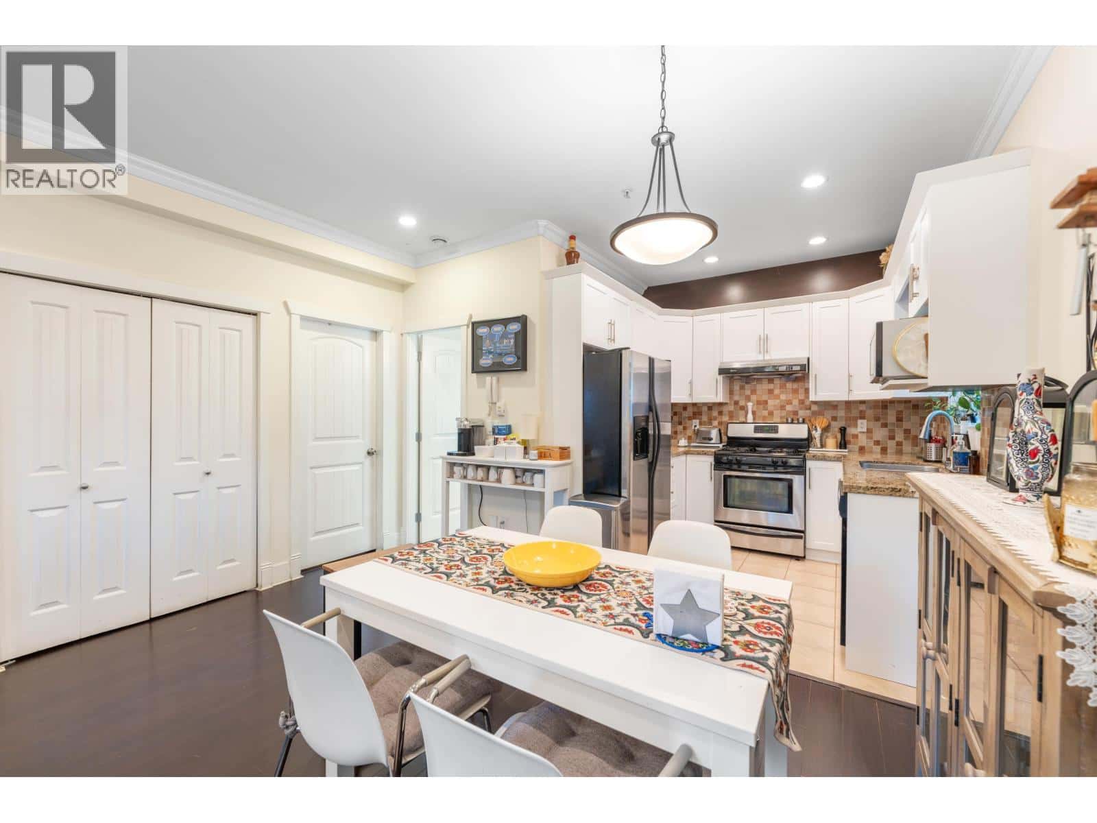 1636 E 12TH AVENUE — Vancouver, British Columbia - Photo 5 of 28