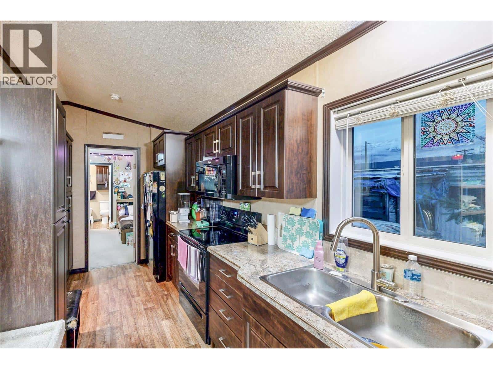 1400 12th Street — Golden, British Columbia - Photo 4 of 18