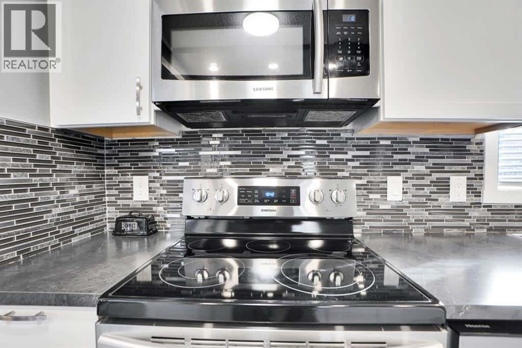 208, 3223 83 Street NW — Calgary - Photo 4 of 43