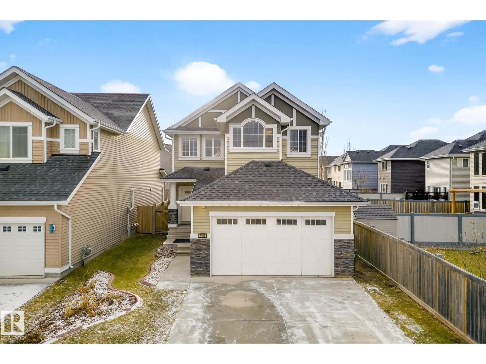 7915 18 Ave SW SW — Edmonton - Photo 4 of 54