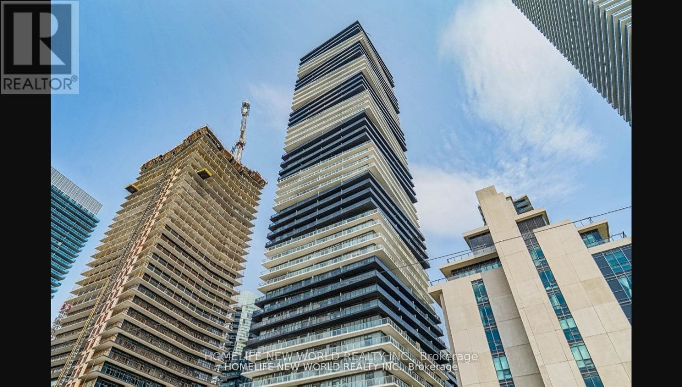 LPH01 - 56 ANNIE CRAIG DRIVE — Toronto (Mimico) - Main photo