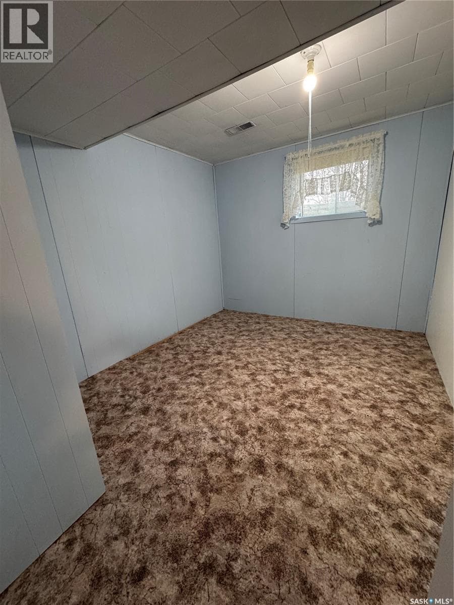 719 Donald STREET — Hudson Bay - Main photo