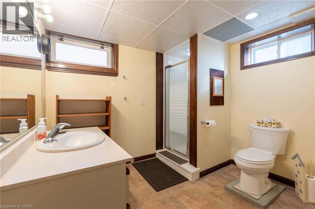 173 WEST 23RD Street — Hamilton - Photo 2 of 30